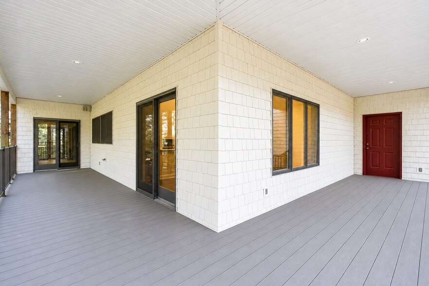 More Photos Of 267 Stinson Dr, Clinton Specialty For Sale