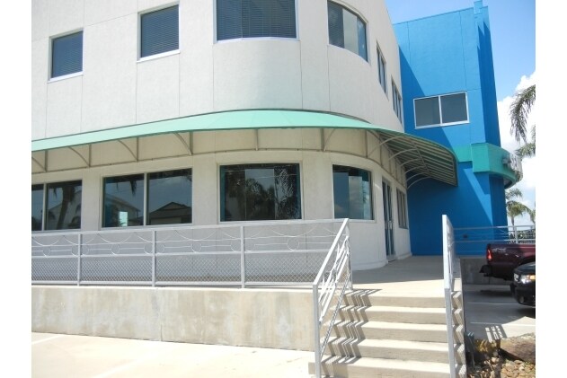 More Photos Of 101 Tiki Dr, Tiki Island Office Residential For Sale