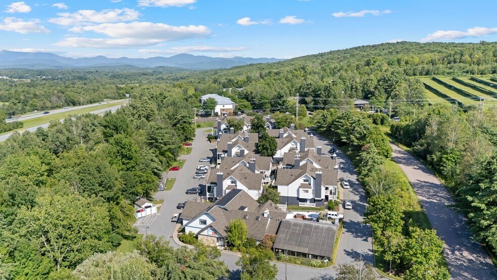 More Photos Of 35 Hurricane Ln, Williston Hotel For Sale