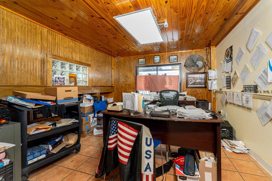 More Photos Of 23064 Harbor View Rd, Port Charlotte Warehouse For Sale