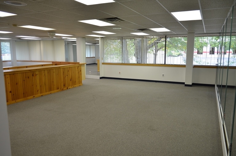 More Photos Of 283 2nd Street Pike, Southampton Office For Sale