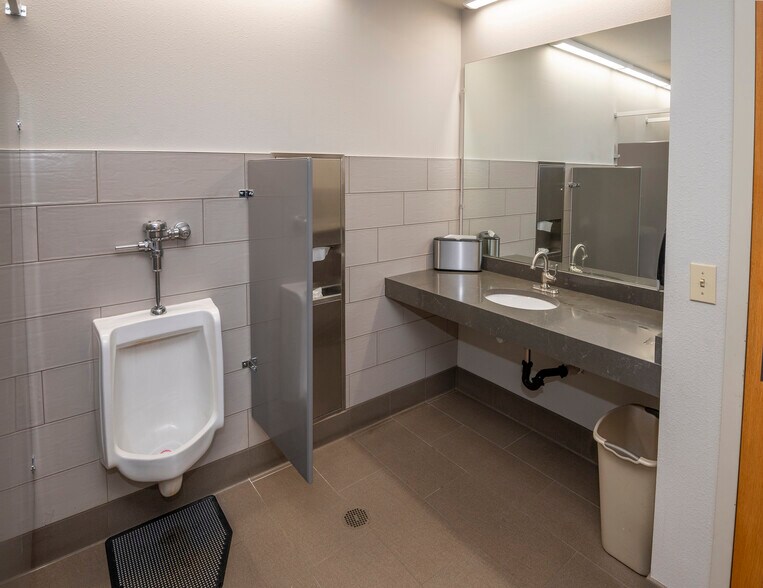 More Photos Of 30 Benchmark Rd, Avon Office For Sale