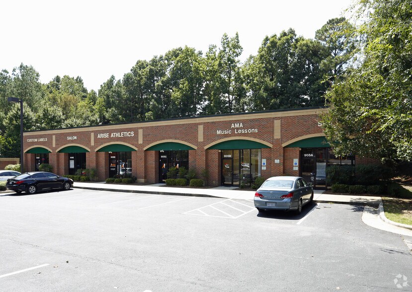 More Photos Of 905 McKnight Dr, Knightdale General Retail For Lease