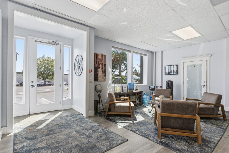 More Photos Of 1202 Commercial Ave, Anacortes Office For Sale