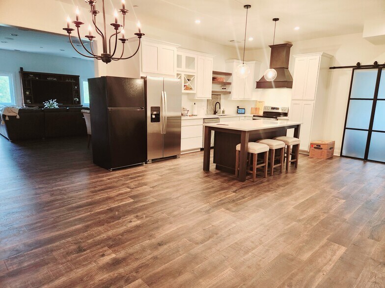 More Photos Of 540 Cortland Dr, Lake Zurich Storefront For Sale