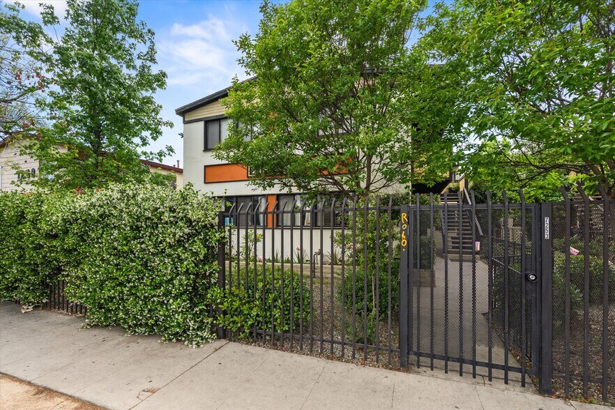 More Photos Of 7253-7257 Vineland Ave, Sun Valley Apartments For Sale