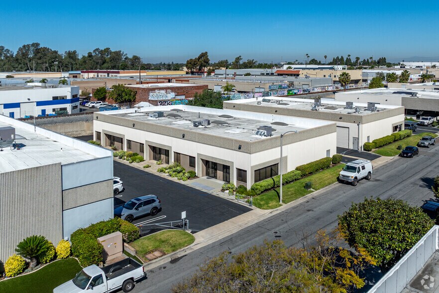 More Photos Of 17731-17741 Sampson Ln, Huntington Beach Light Manufacturing For Lease