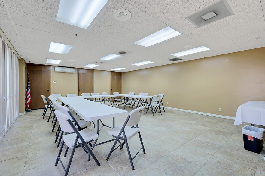 More Photos Of 1005 Stafford Way, Yuba City Restaurant For Sale