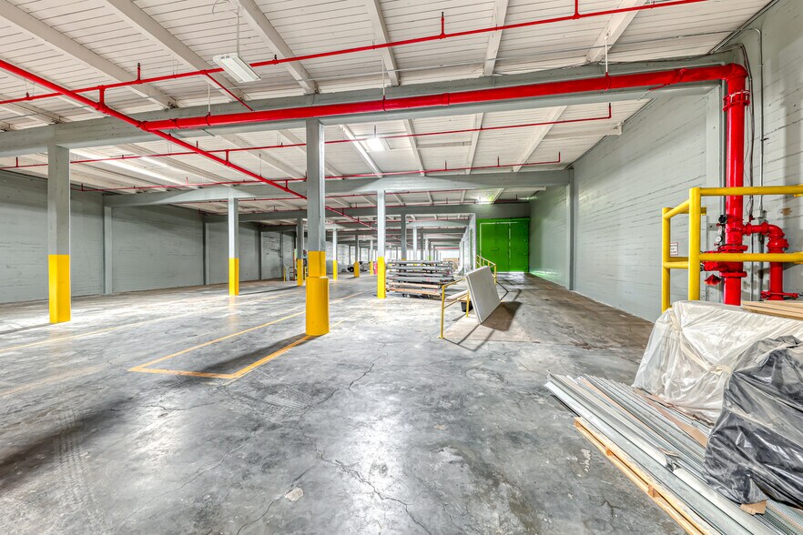 More Photos Of 190 S Fourth St, Henderson Manufacturing For Lease