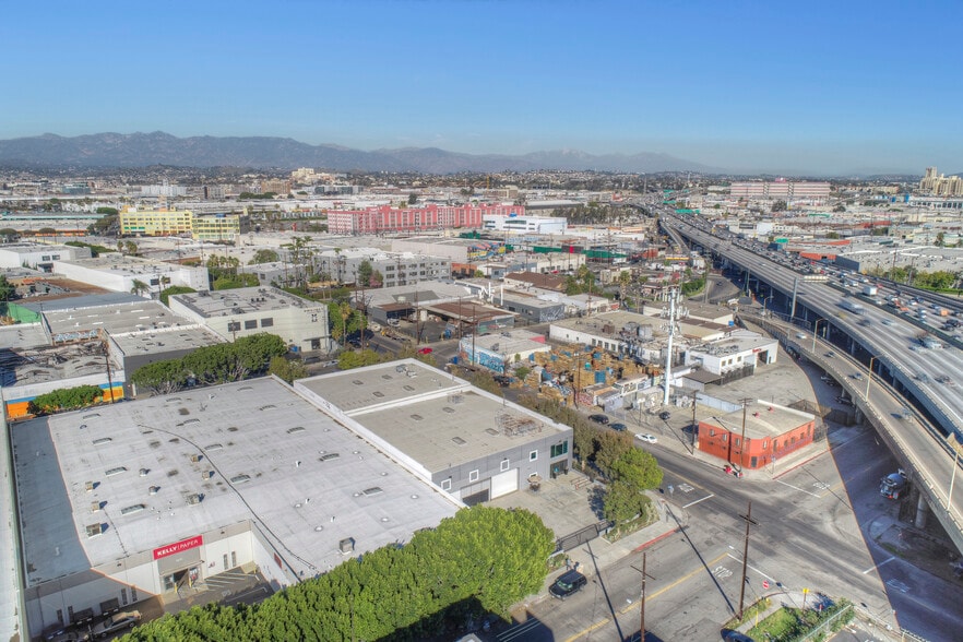 More Photos Of 1475 Long Beach Ave, Los Angeles Warehouse For Lease