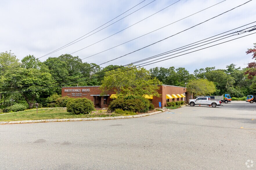 More Photos Of 60 Dunham Rd, Beverly Unknown For Lease