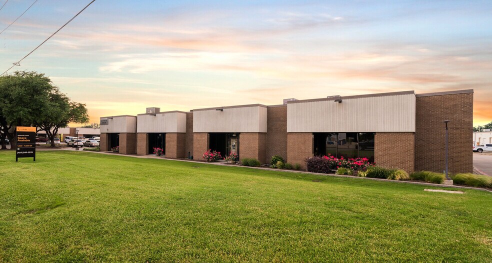 More Photos Of 2307 Springlake Rd, Farmers Branch Unknown For Lease