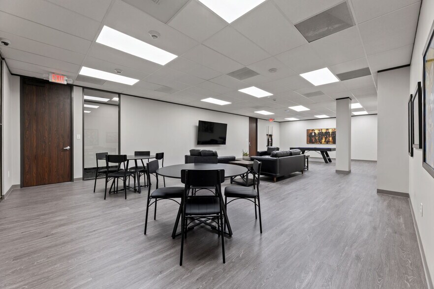 More Photos Of 1011 Highway 6 S, Houston Office For Lease