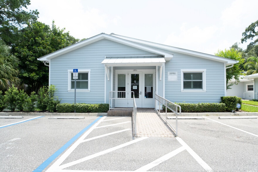 Primary Photo Of 1951 Nebraska Ave, Palm Harbor Office For Lease