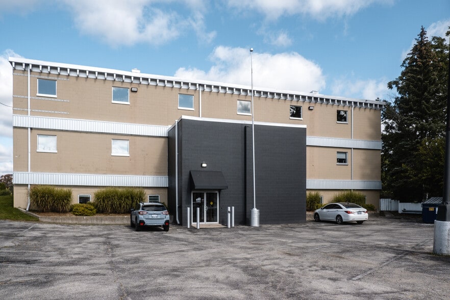 More Photos Of 500 South St, London Office For Lease