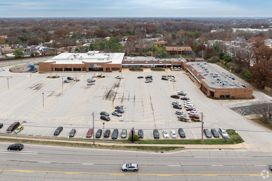 More Photos Of 14815-14855 Clayton Rd, Chesterfield Storefront For Lease