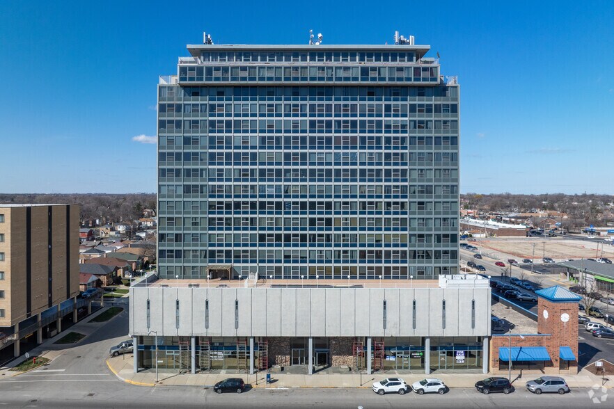 More Photos Of 7234 W North Ave, Elmwood Park Office Residential For Sale