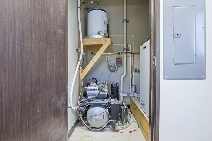 More Photos Of 4010 Sandy Brook Dr, Round Rock Medical For Sale