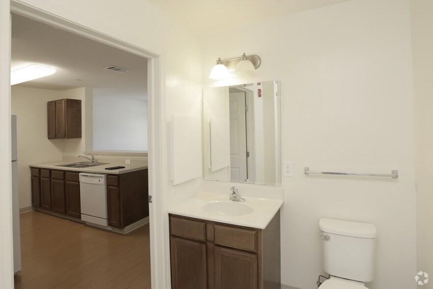 More Photos Of 700 Wincoram Way, Coram Apartments For Lease