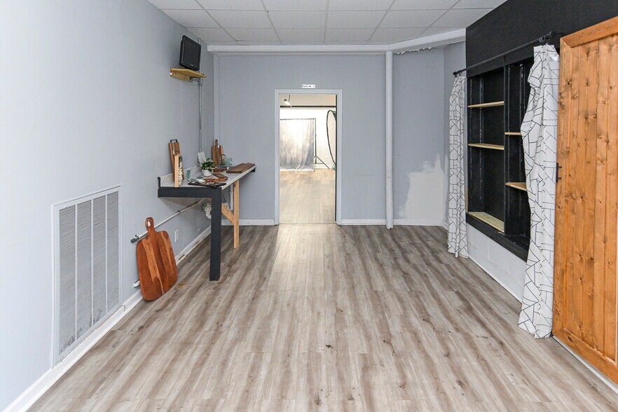 More Photos Of 806 Washington St W, Fayetteville General Retail For Sale