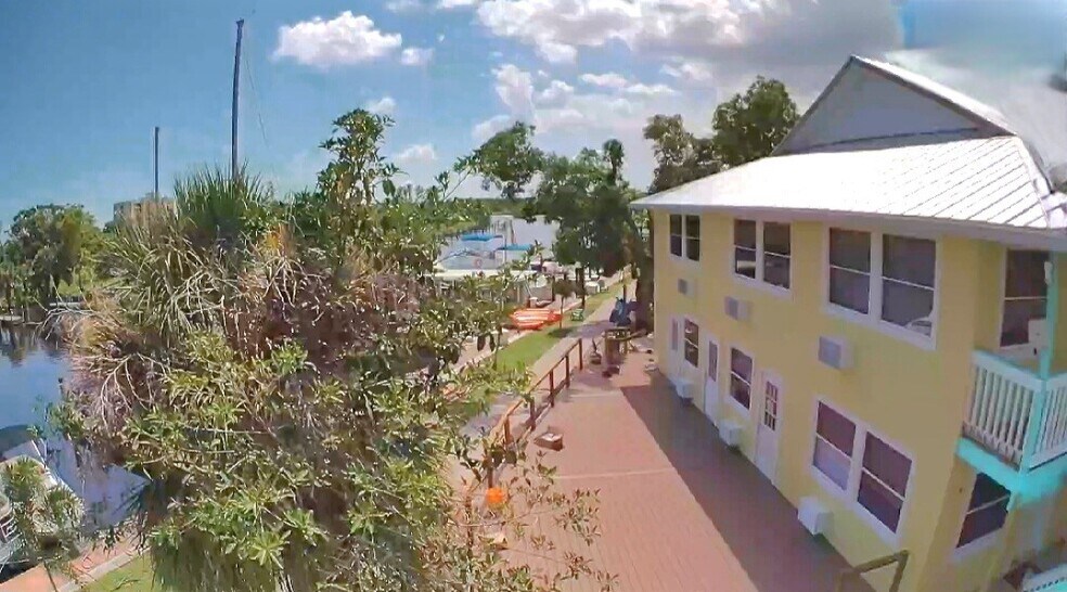 More Photos Of 3444 Marinatown Ln, North Fort Myers Unknown For Lease