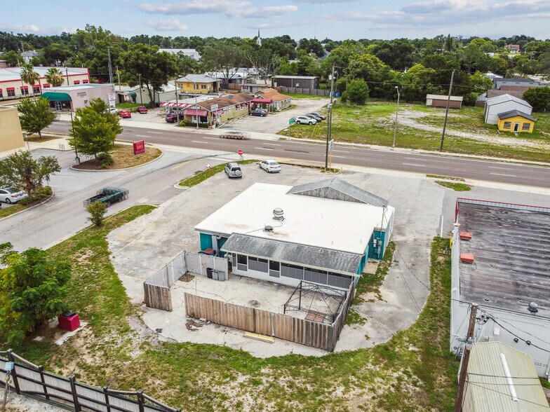 More Photos Of 275 S Lake Shore Way, Lake Alfred Restaurant For Sale