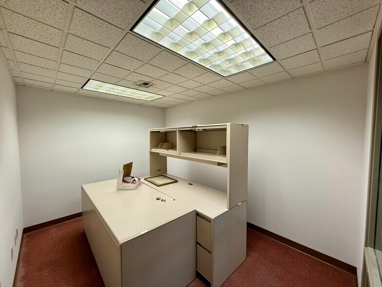 More Photos Of 321 S Blanchard St, Findlay Office For Sale