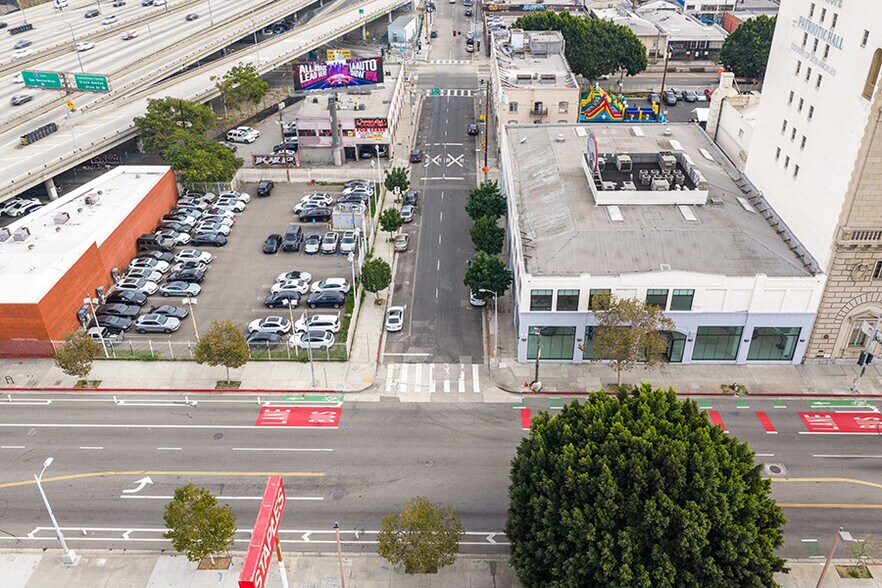More Photos Of 1800 S Figueroa St, Los Angeles Office For Lease