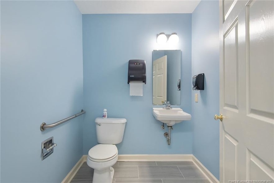 More Photos Of 1207 Walter Reed Rd, Fayetteville Medical For Lease