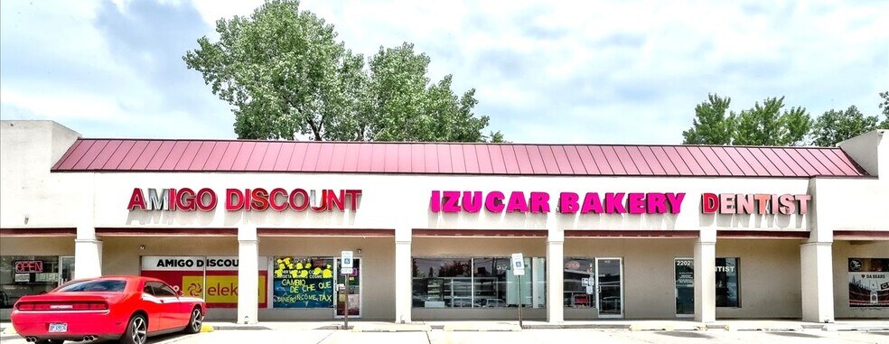 More Photos Of 2202-2230 W Algonquin Rd, Rolling Meadows General Retail For Sale