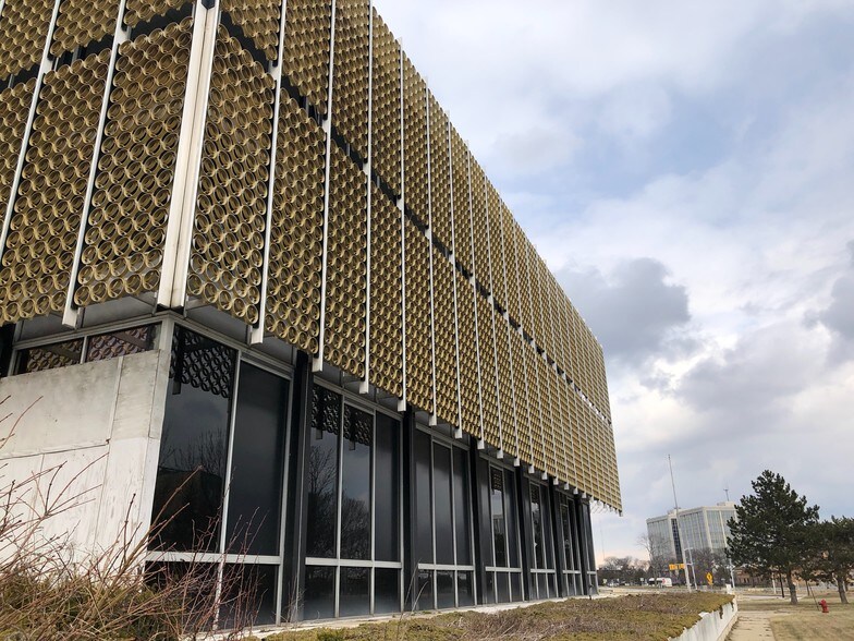 More Photos Of 16000-16200 Northland Dr, Southfield Office For Sale