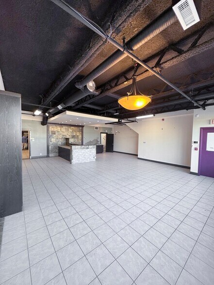 More Photos Of 3750 46th Ave SE, Calgary Warehouse For Lease