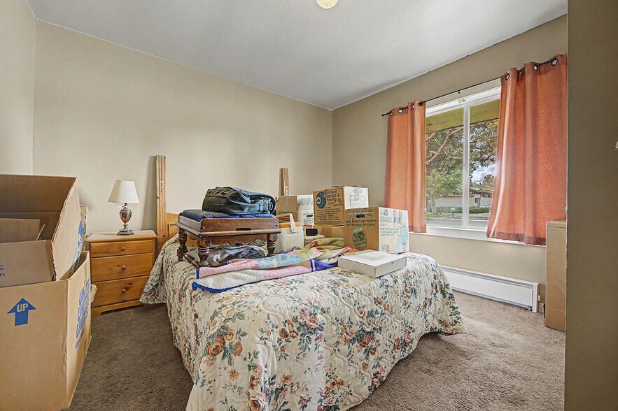 More Photos Of 630 W 6th St, Craig Apartments For Sale