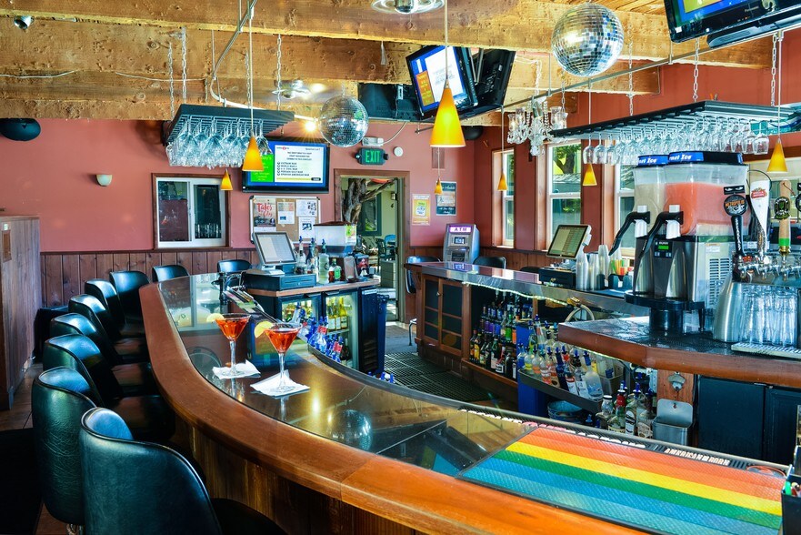 More Photos Of 16390 4th St, Guerneville Hotel For Sale