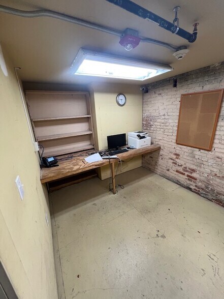 More Photos Of 1104 Broadway, Columbus Storefront For Lease