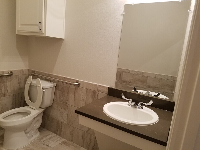 More Photos Of 8668 John Hickman Pky, Frisco Medical For Lease