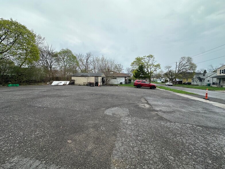 More Photos Of 2201 Hyde Park Blvd, Niagara Falls Restaurant For Sale