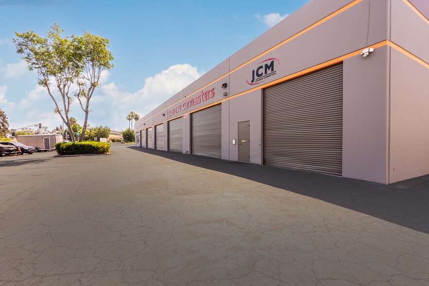 More Photos Of 7645 Carroll Rd, San Diego Unknown For Lease