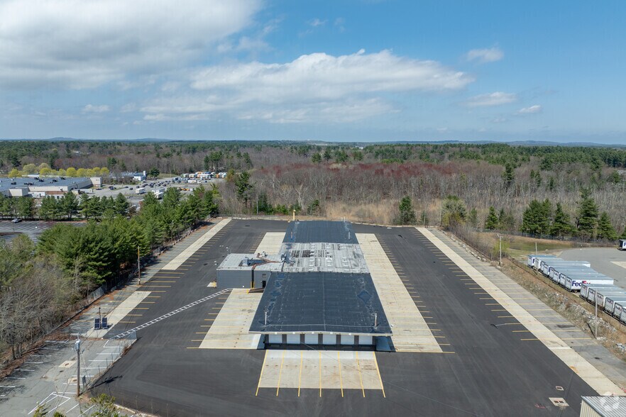 More Photos Of 95 Concord St, North Reading Truck Terminal For Lease