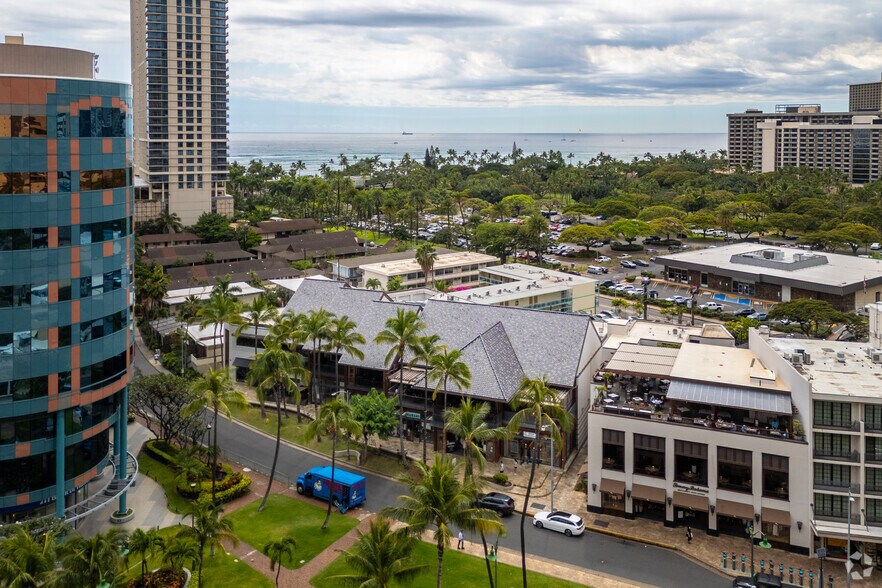 More Photos Of 270 Beach Walk, Honolulu Freestanding For Lease