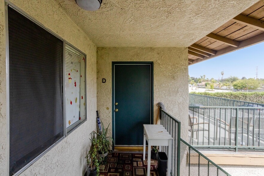 More Photos Of 1140 Oxford Dr, Redlands Apartments For Sale