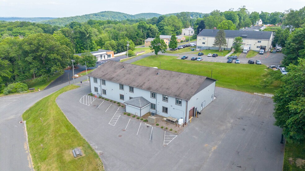 More Photos Of 7 Dunham Dr, New Fairfield Light Manufacturing For Lease