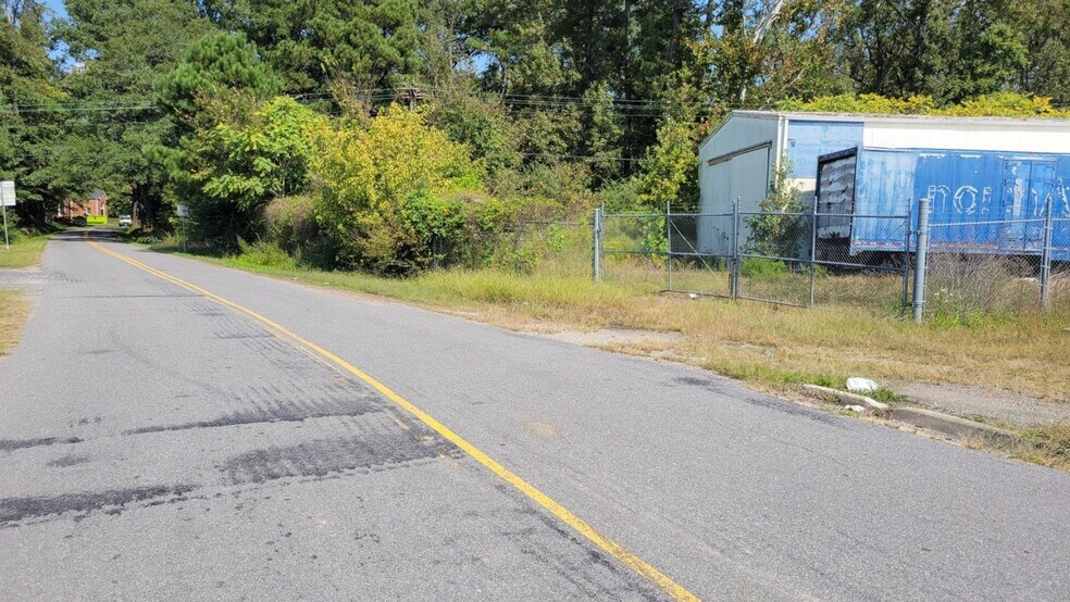 More Photos Of 35535 General Mahone Blvd, Ivor Auto Repair For Sale