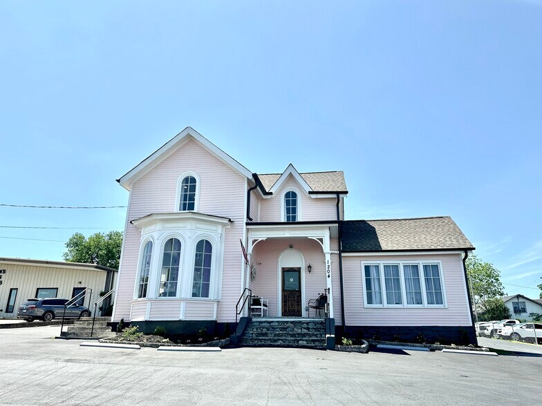 Primary Photo Of 1204 S Main St, Columbia Office For Sale