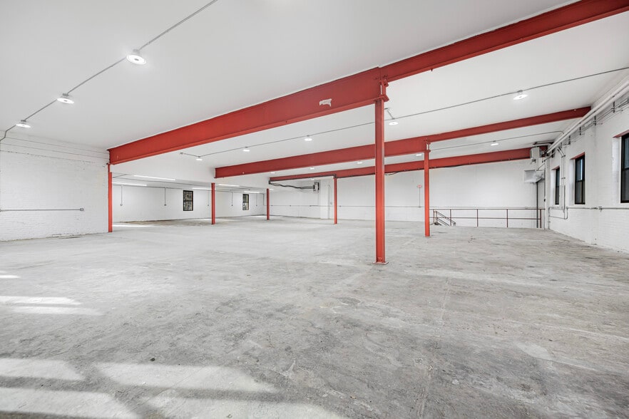 More Photos Of 284 Nepperhan Ave, Yonkers Warehouse For Lease