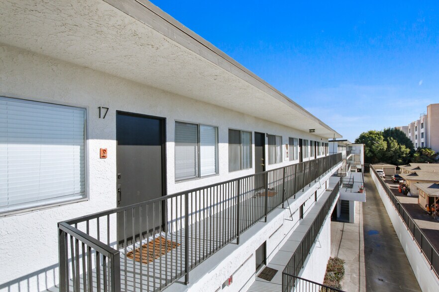 More Photos Of 14110 Yukon Ave, Hawthorne Apartments For Sale