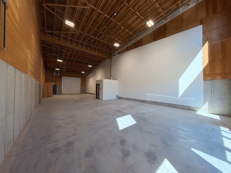 More Photos Of 2405 SW 1st St, Redmond Industrial For Lease