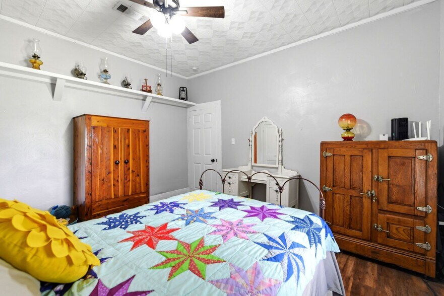 More Photos Of 9282 State Highway 75 S, New Waverly Freestanding For Sale
