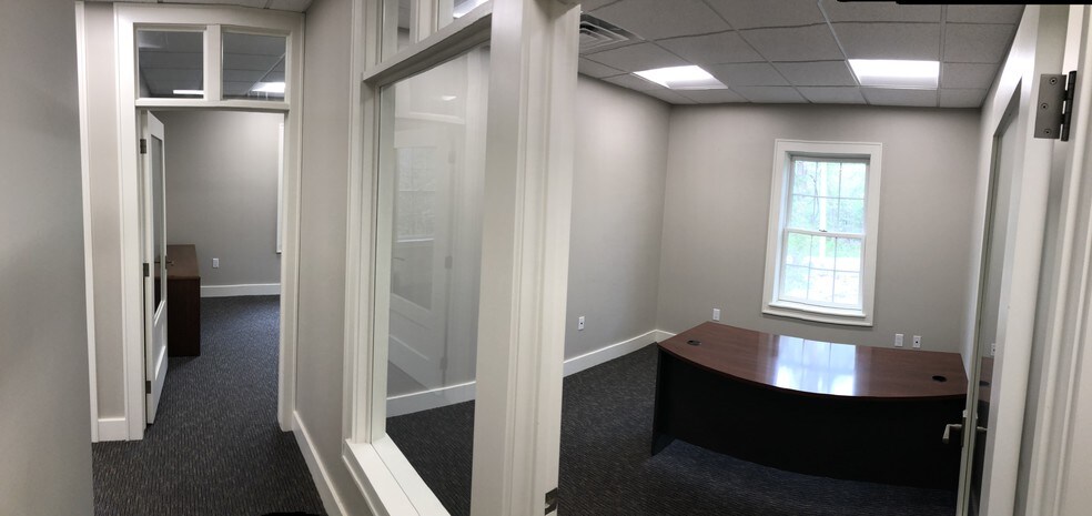 More Photos Of 19 Crossroads Ct, Delafield Office For Lease