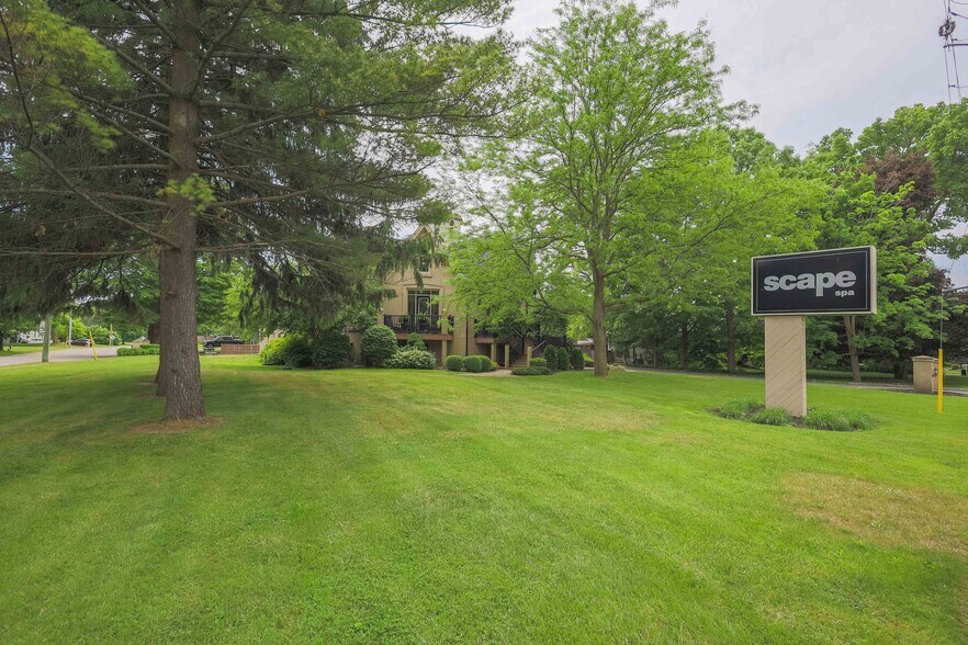 More Photos Of 646 Mount Pleasant Rd, Brant Freestanding For Sale